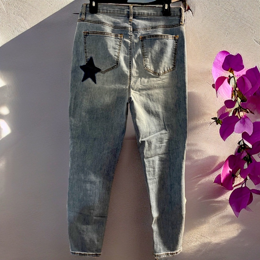 Fashion Nova Star Print Skinny Distressed Jean